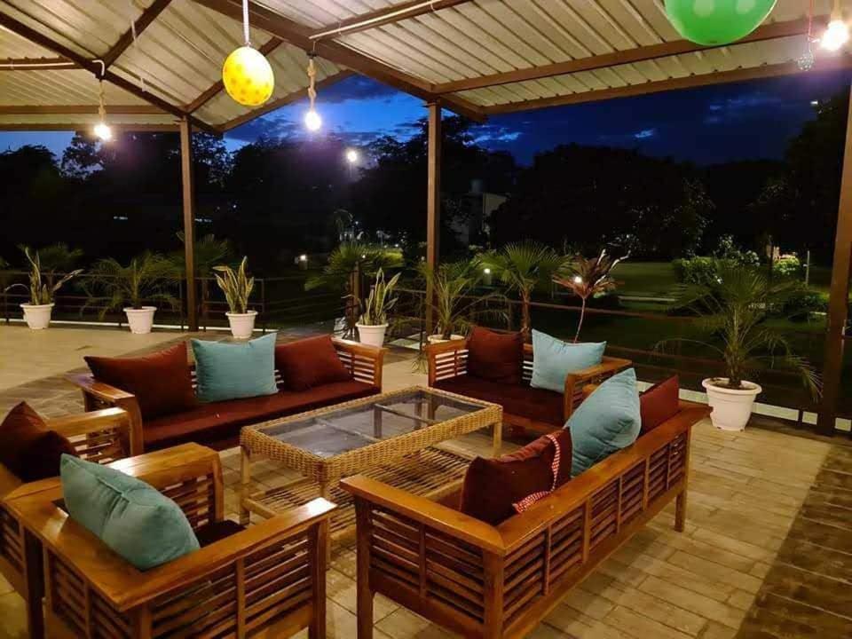 Villa Sunday Alaya Corbett Rāmnagar Exterior foto