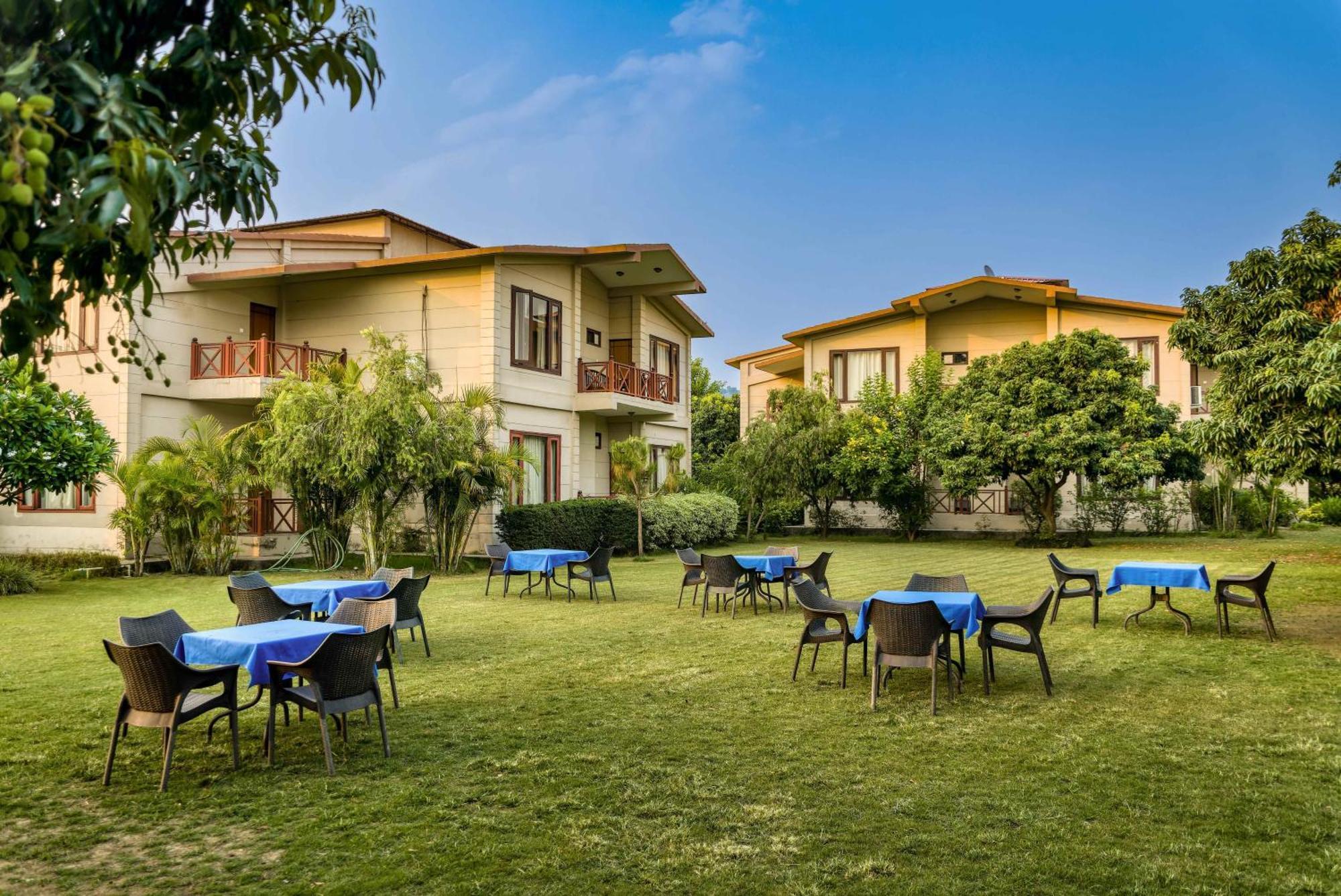 Villa Sunday Alaya Corbett Rāmnagar Exterior foto